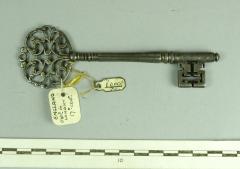 The 1000th key collected by Catherine Parsons: 1951.13.1000. Photo: Elin Borneman, Pitt Rivers Museum
