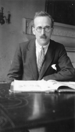 Leonard Halford Dudley Buxon (source given at end of paper)