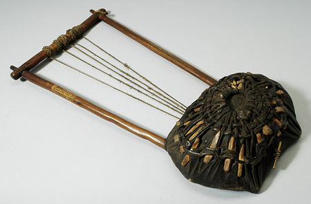 Zande or Jur lyre