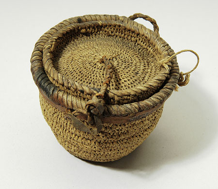 Lidded basket