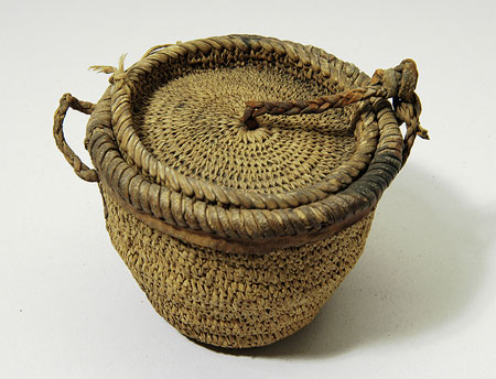 Lidded basket