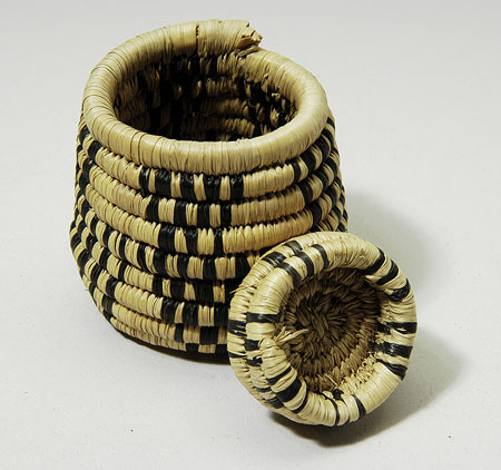 Lidded basket