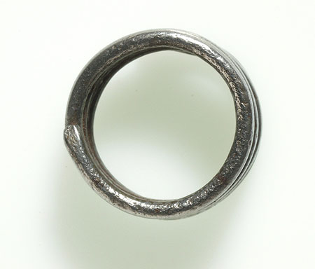 Bari finger ring