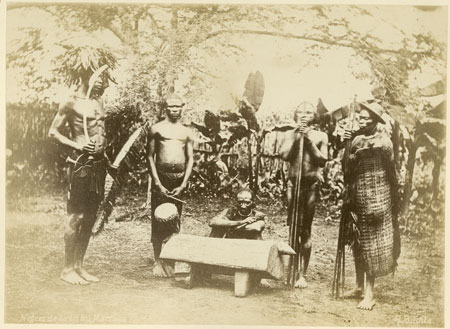 Group of Zande (Makaraka) men