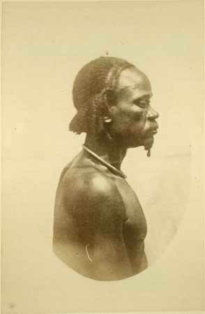 Portrait of a Zande (Makaraka) man