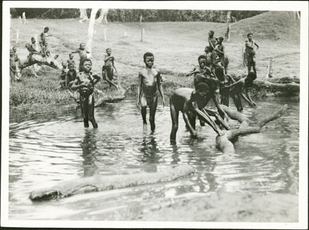 Zande circumcision initiates washing