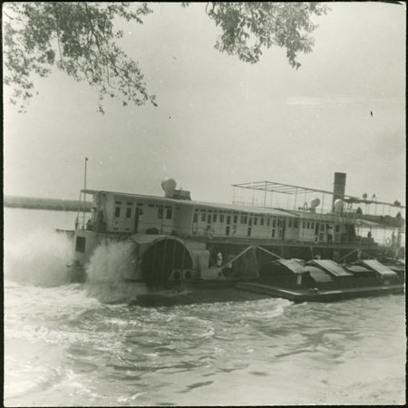 Paddle-steamer on the Nile in Mandari