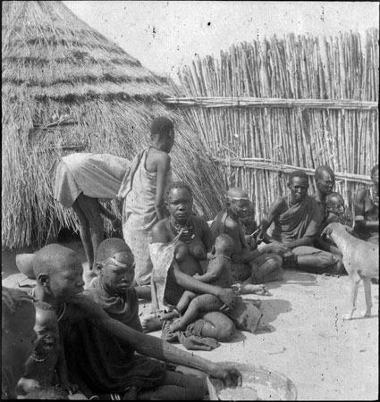 ?Anuak women in homestead