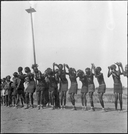 Dinka girls dancing