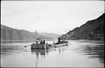 Chaksam ferry crossing the Tsangpo river