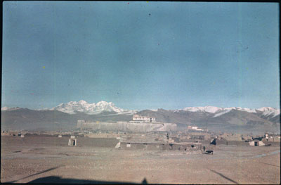 Phari settlement and dzong