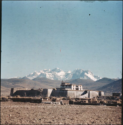 Settlement of Phari with the dzong in the centre