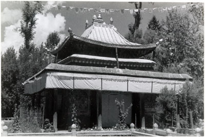 Serpent Palace, Norbu Lingka