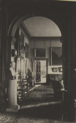 Arch and 'corridor' leading to drawing room
