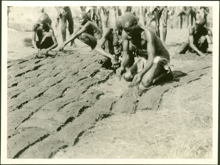 Aka men brick-making