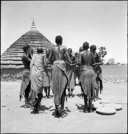 Rek Dinka women's dance (2005.51.284.1) from the Southern Sudan Project