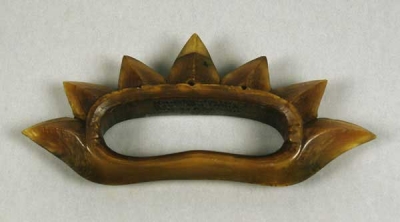 Buffalo horn knuckleduster (1913.7.1)